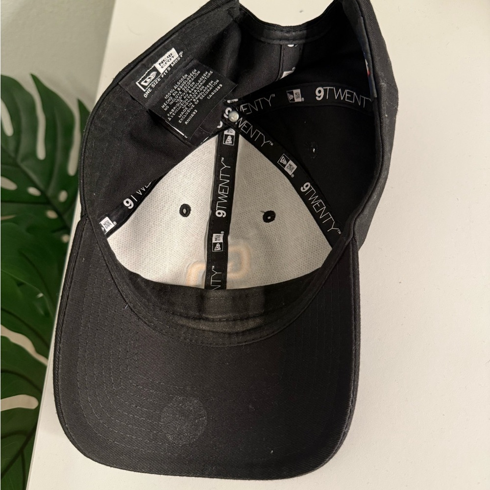 San Diego Padres Cap with Yellow Logo - Picture 2 of 2